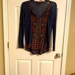 Lucky top lots of detail small